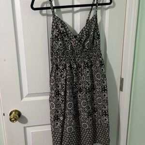 Tommy Hilfiger Black and White Patterned Midi Dress